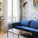 Parisian Duplex Stay Close To Transport