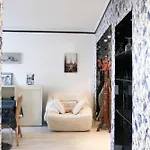 Parisian Duplex Stay Close To Transport