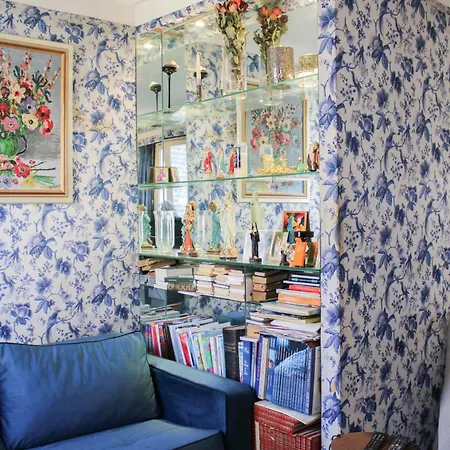 Parisian Duplex Close To Transport