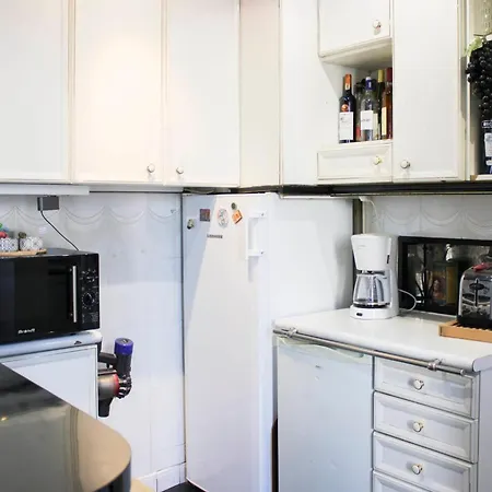 Parisian Duplex Close To Transport Appartamento