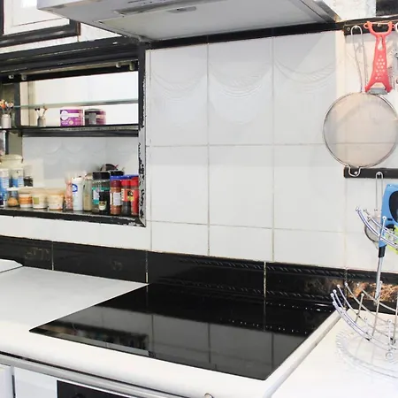 Appartamento Parisian Duplex Close To Transport Parigi