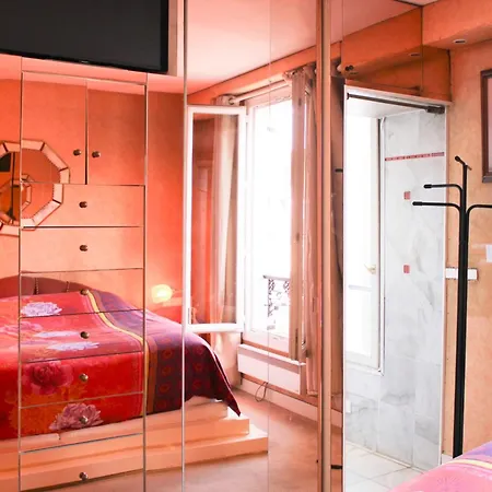 Appartamento Parisian Duplex Close To Transport Parigi