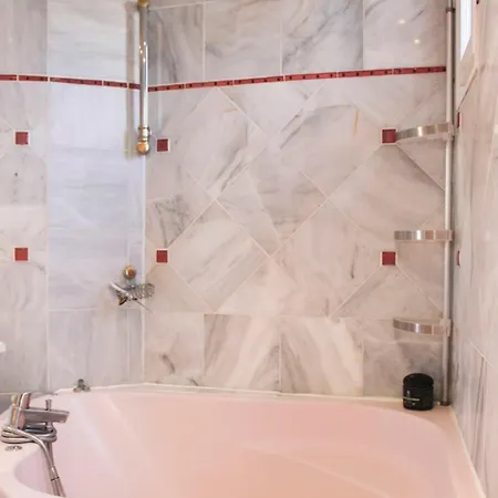 Parisian Duplex Close To Transport Parigi